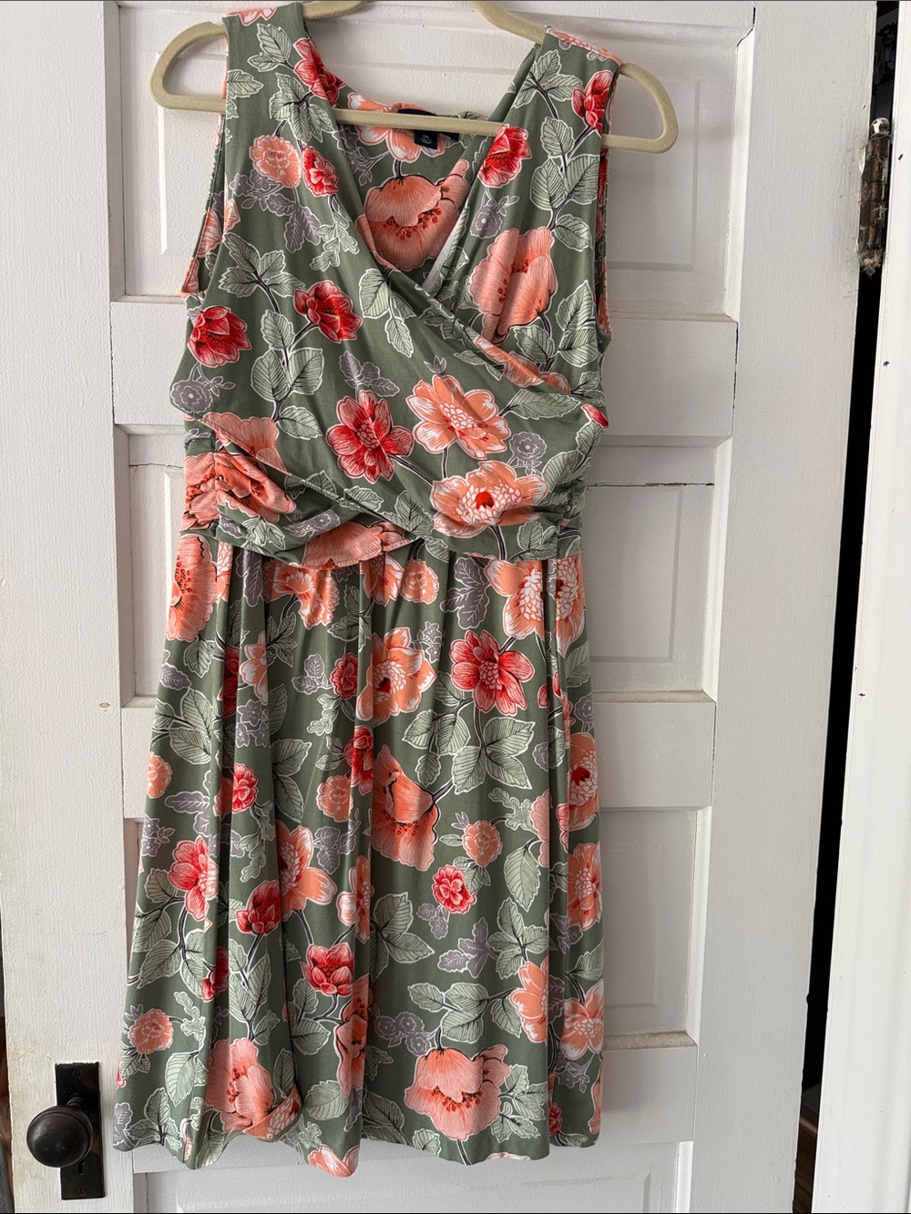 Lands End 🌸Floral Sleeveless Wrap Dress in Sage and Coral